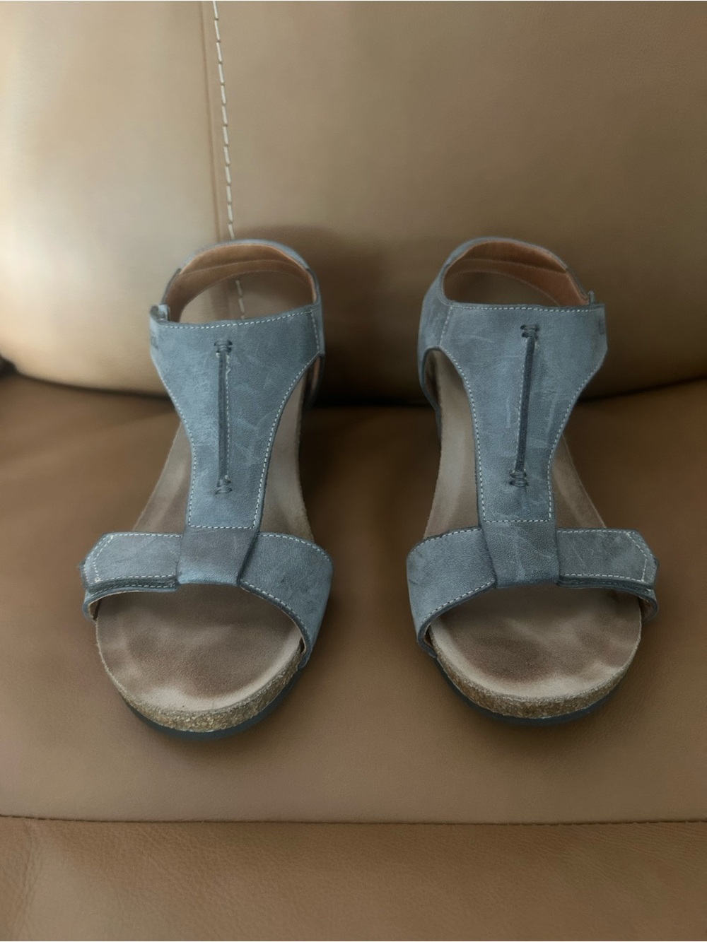 Taos Footwear Gray Suede T-Strap Wedge Sandals with Adjustable Back Strap